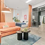 Premium Farbenfrohes Urban Hideaway & Parkplatz * Berlim