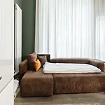 Premium Farbenfrohes Urban Hideaway & Parkplatz * Berlim