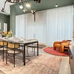 Premium Farbenfrohes Urban Hideaway & Parkplatz Berlim
