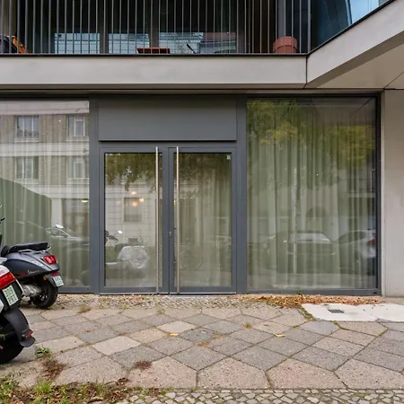 Premium Farbenfrohes Urban Hideaway & Parkplatz *