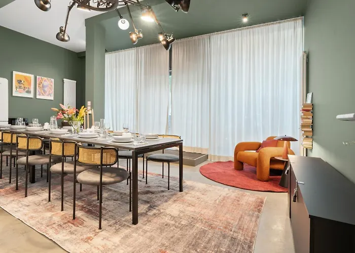 Premium Farbenfrohes Urban Hideaway & Parkplatz Niederdorla