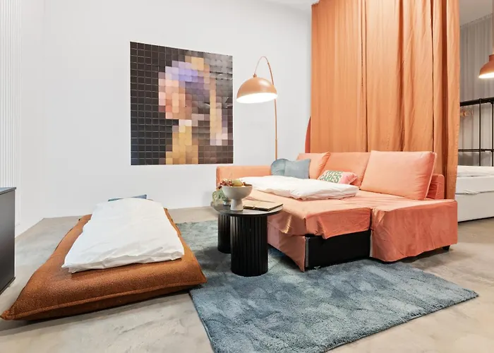 Premium Farbenfrohes Urban Hideaway & Parkplatz *